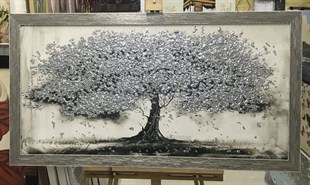 Çerçeveli Gümüş Sim İşlemeli Ağaç Kanvas Tablo