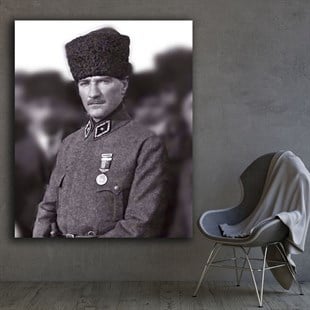 Kalpaklı Mareşal Atatürk Kanvas Tablo